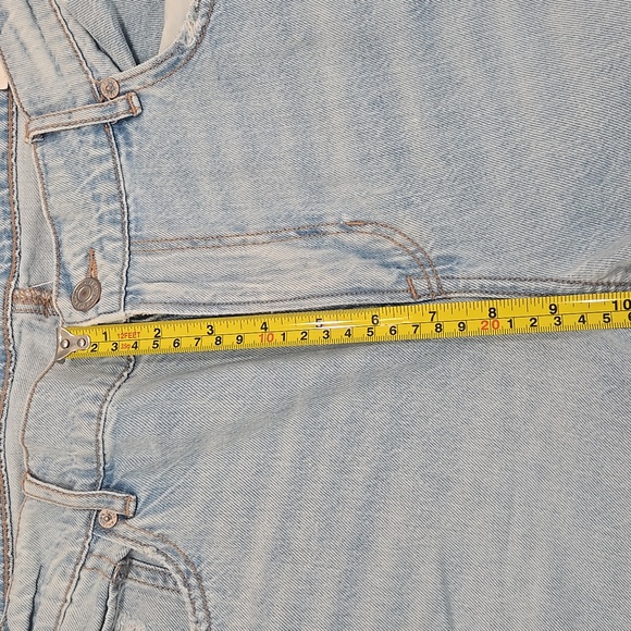 American Eagle Outfitters Light Blue Low- Rise Skater Jeans - Picture 6 of 9